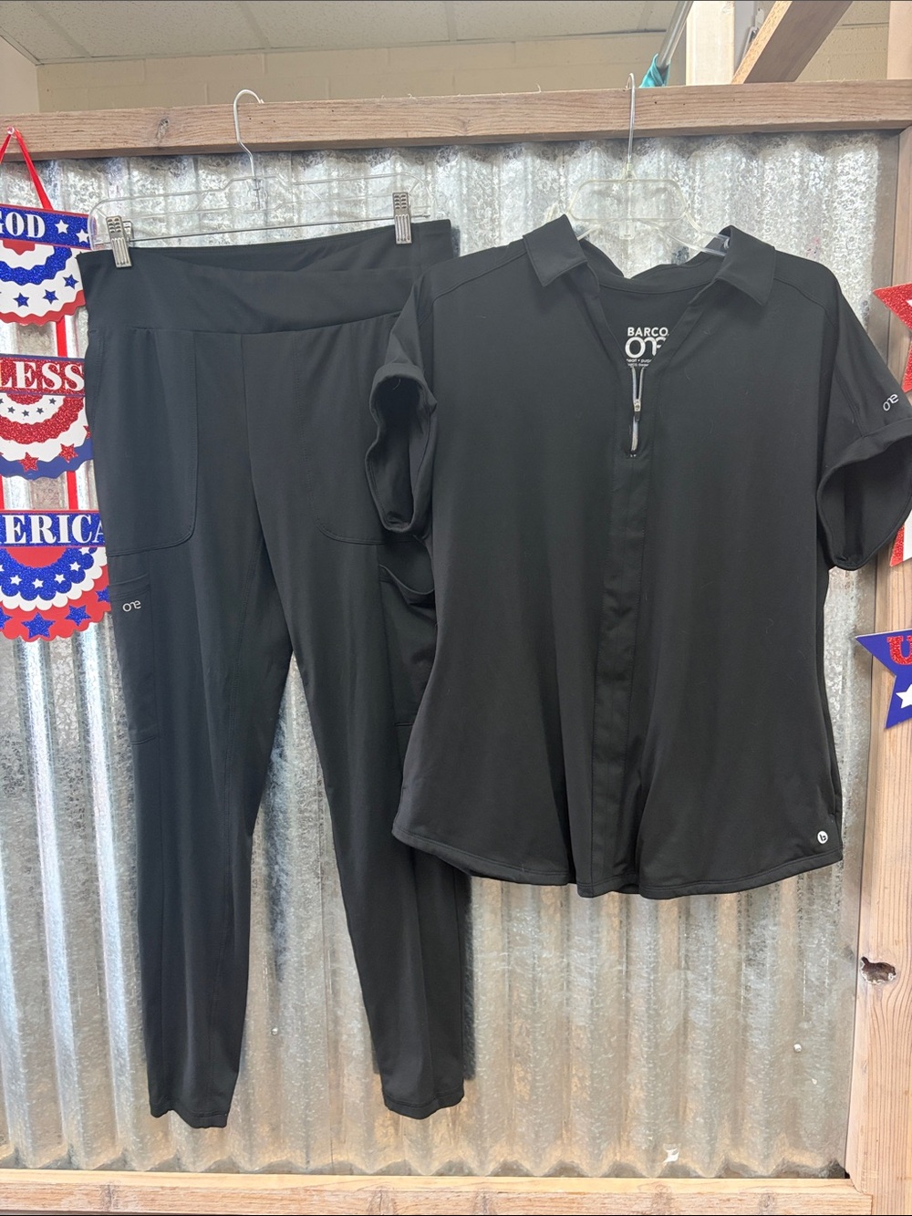 Barco One Performance Knit Scrub Set L Top M pants